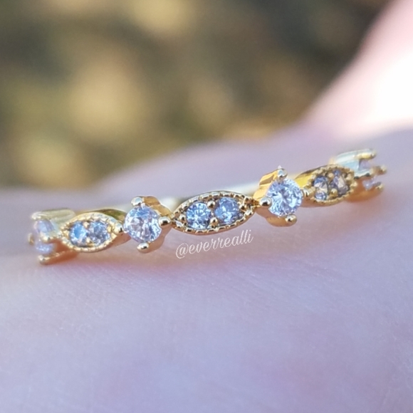 NEW Dainty Yellow Gold Milgrain Band Ring - Picture 3 of 5